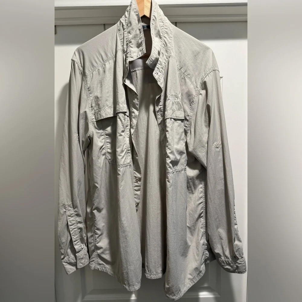 🏔️ The North Face Lightweight Vented Ripstop Button-Up Shirt – Men’s XL